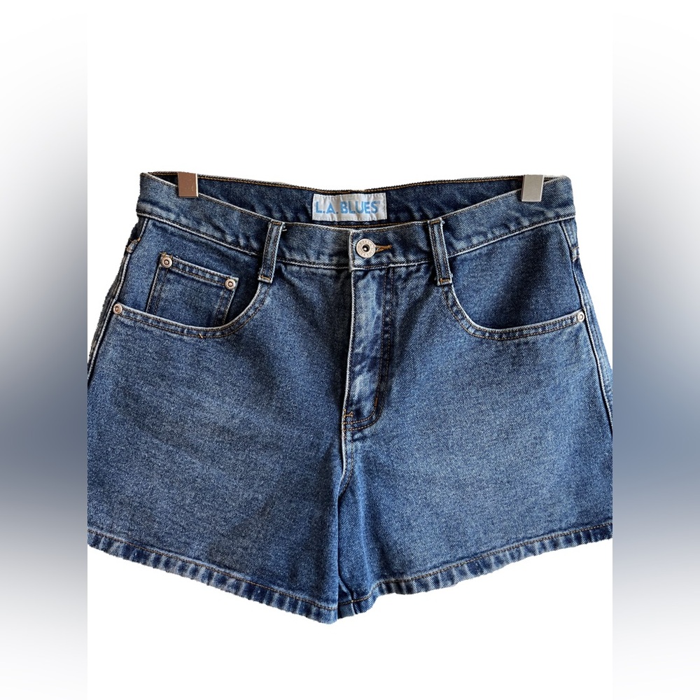 VTG. 00's "LA BLUES" MEDIUM WASH SHORTS